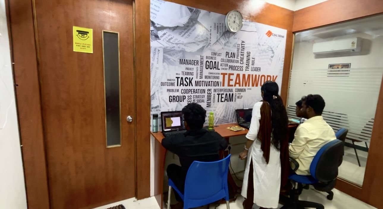 Students learning at Epic Mind